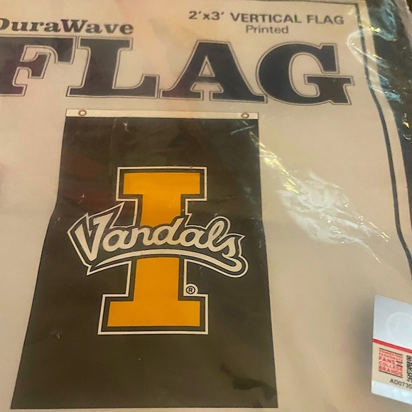 University of Idaho (30x40”) Vandals Logo College House Flag - Picture 2 of 8